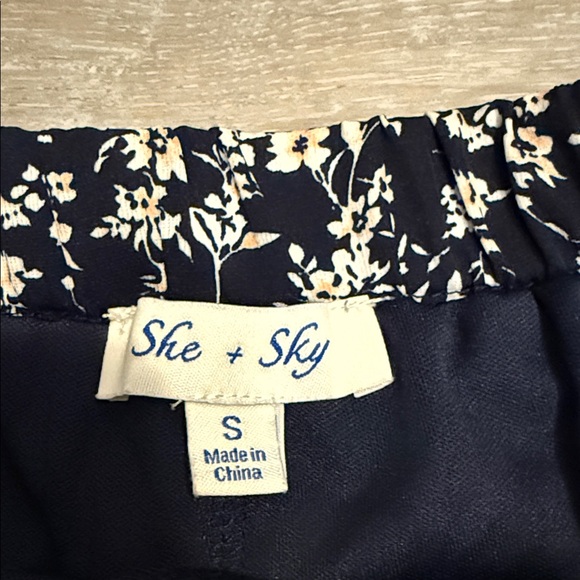 She + Sky Navy Floral Mini Skirt - Picture 3 of 5